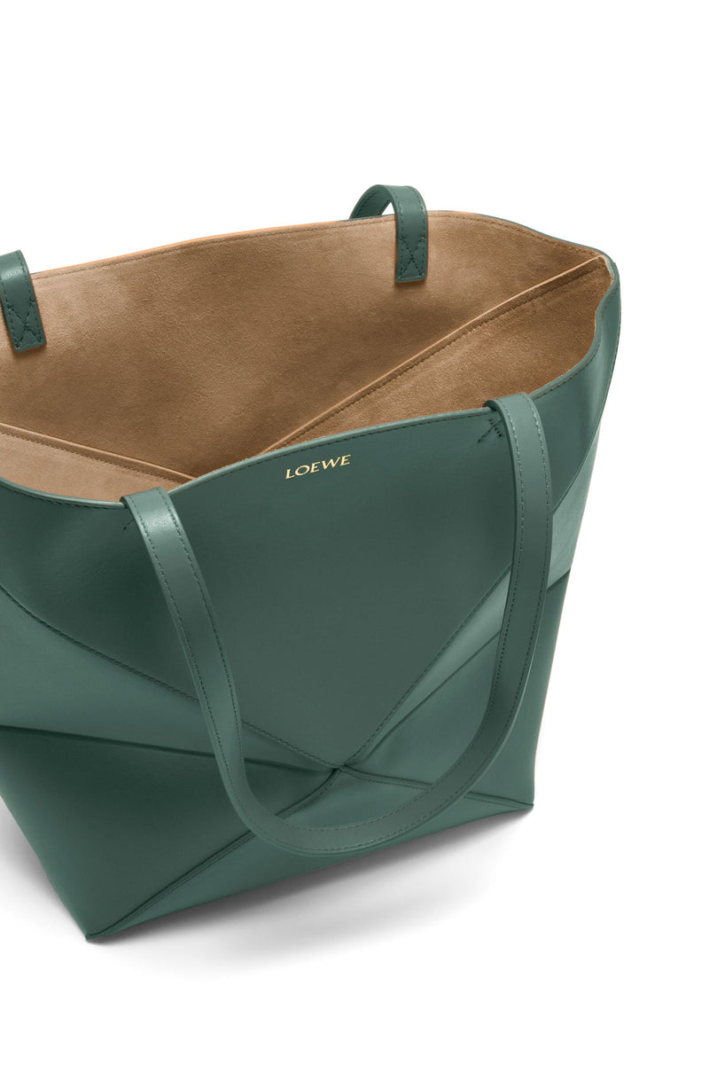 Sac "Puzzle Fold Tote en cuir de veau brillant Vetiver (Vert)" LOEWE