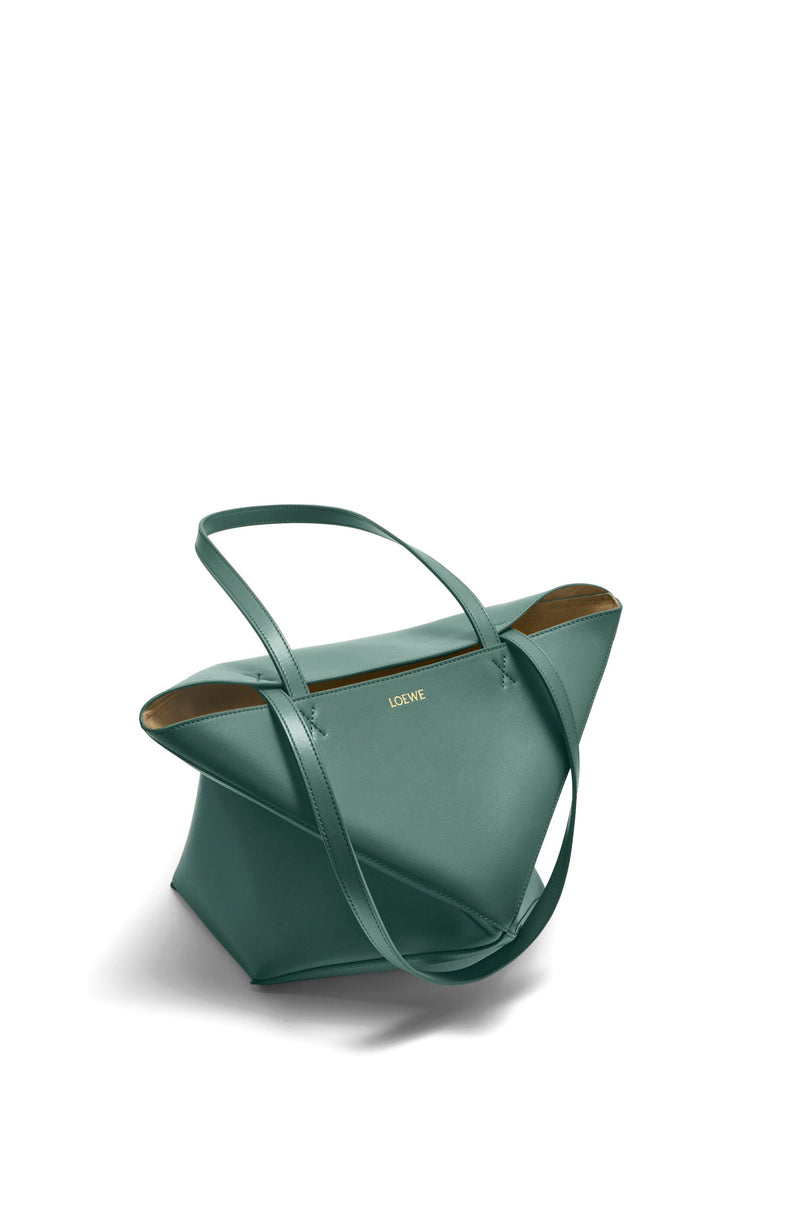 Sac "Puzzle Fold Tote en cuir de veau brillant Vetiver (Vert)" LOEWE