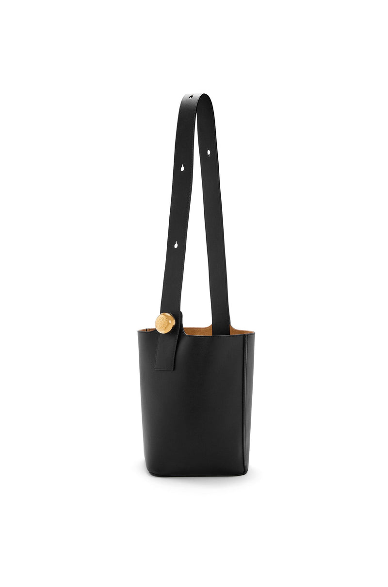 "Pebble Bucket in soft veal leather Black/ Gold "loewe