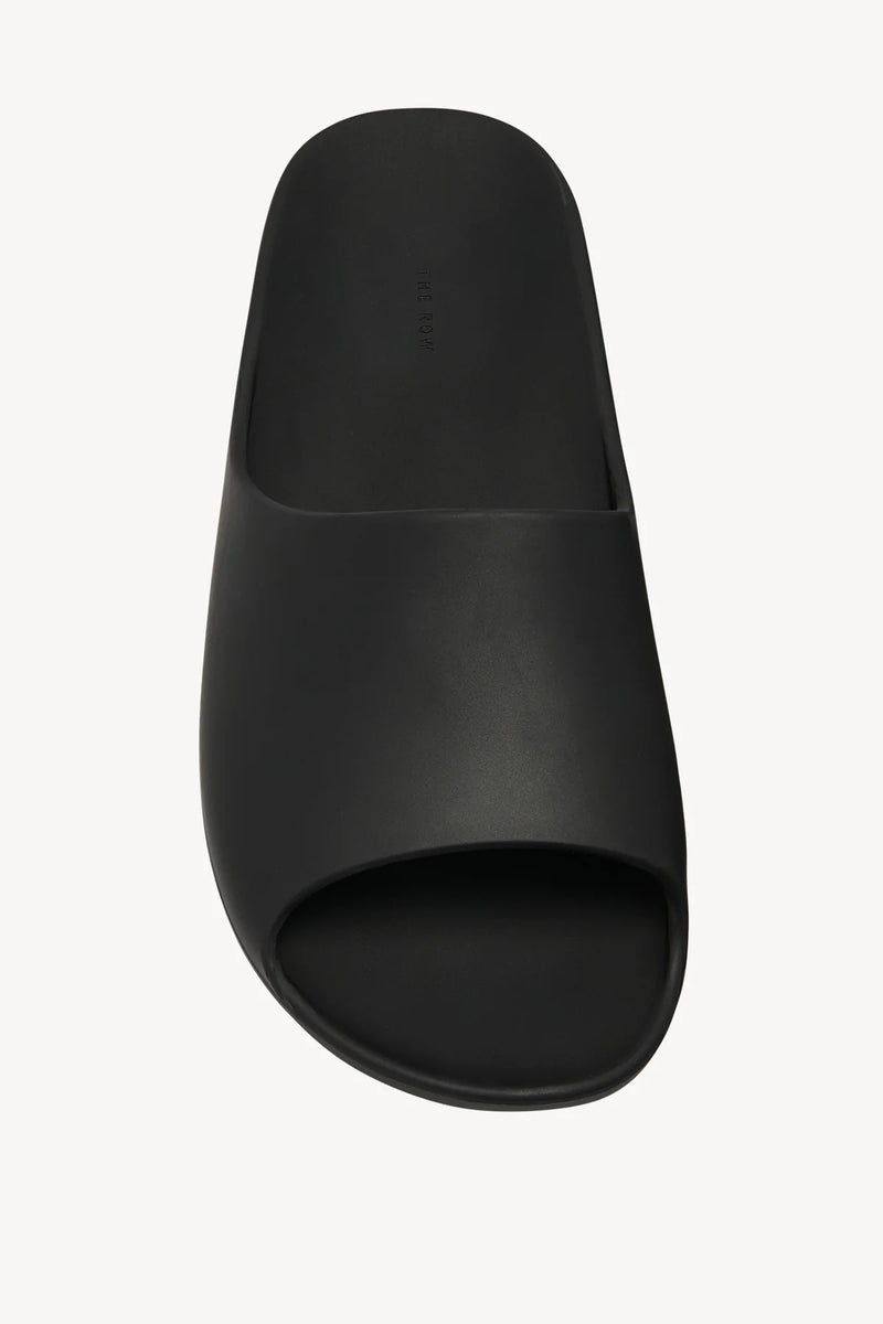 "Ama Mules en Caoutchouc Noir" THE ROW