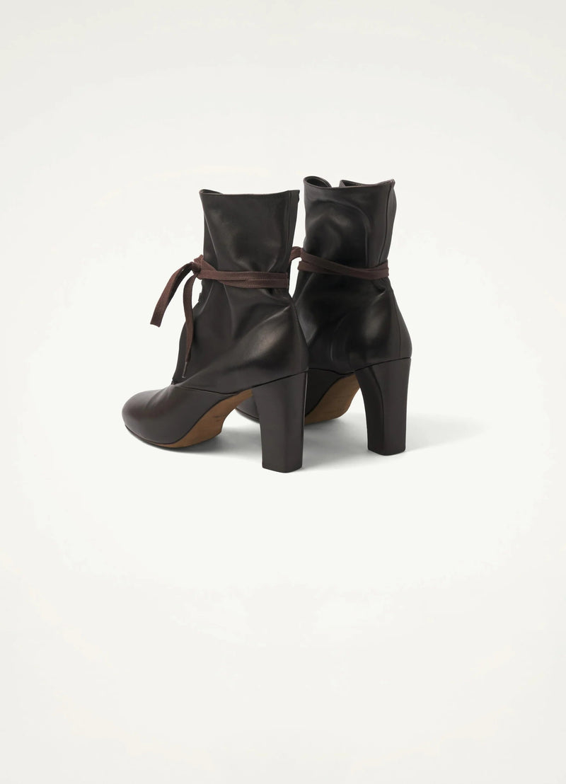 Boots with round ends chocolate laces Black THE MAYOR