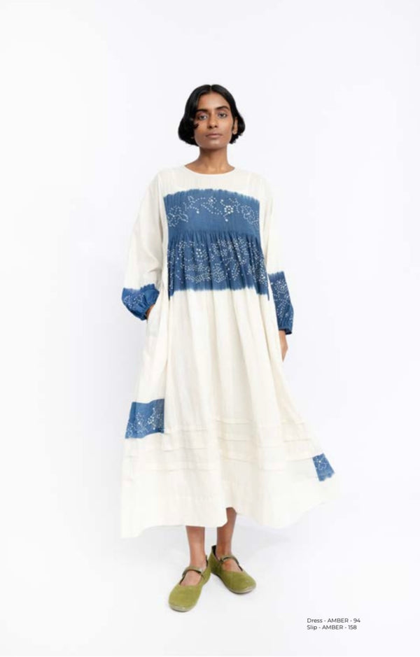 "Robe AMBER 94 Blanche / Bleu" INJIRI
