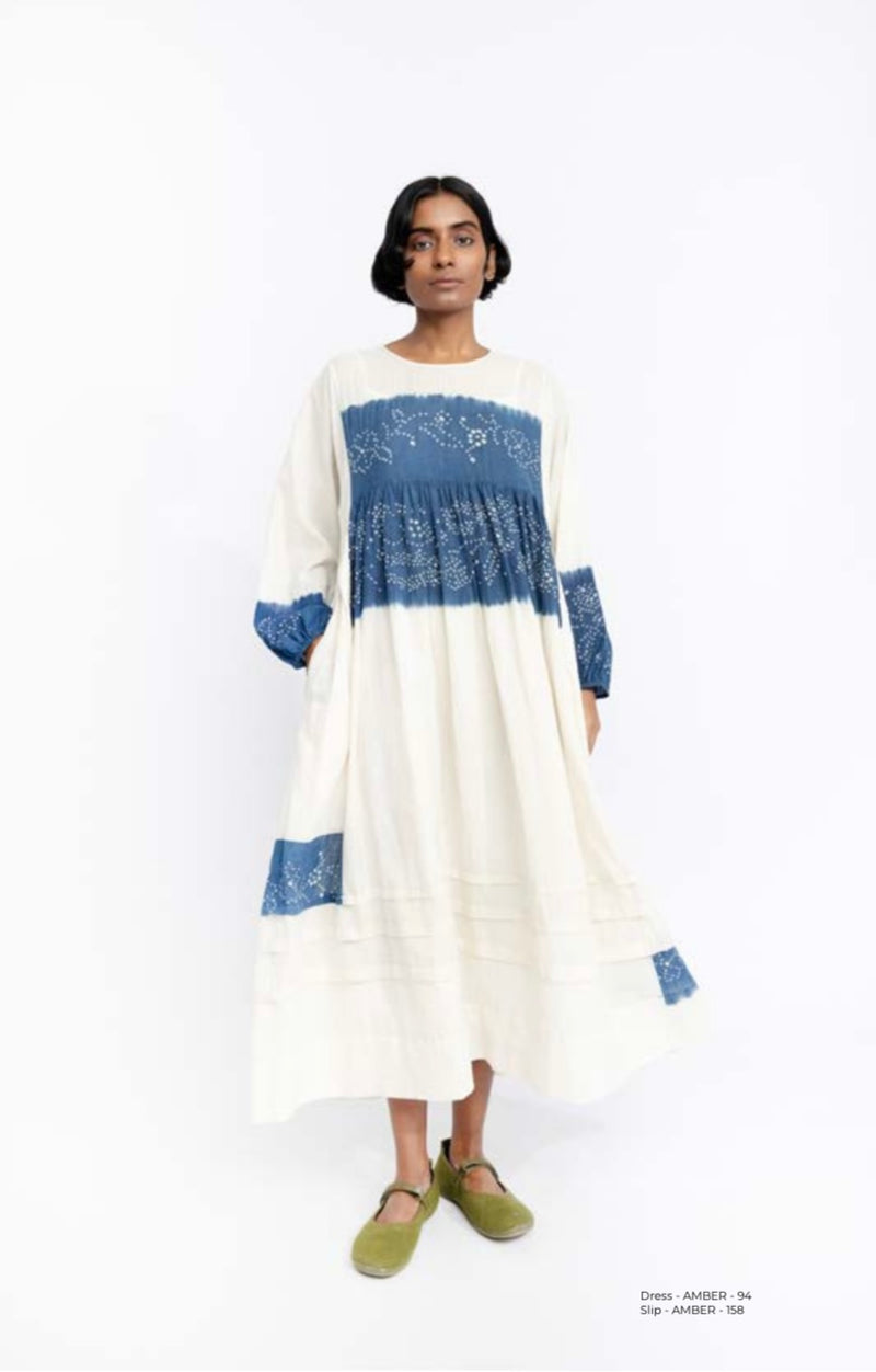 "Robe AMBER 94 Blanche / Bleu" INJIRI