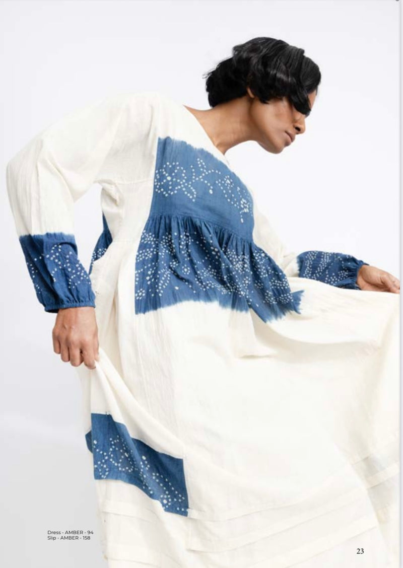 "Robe AMBER 94 Blanche / Bleu" INJIRI