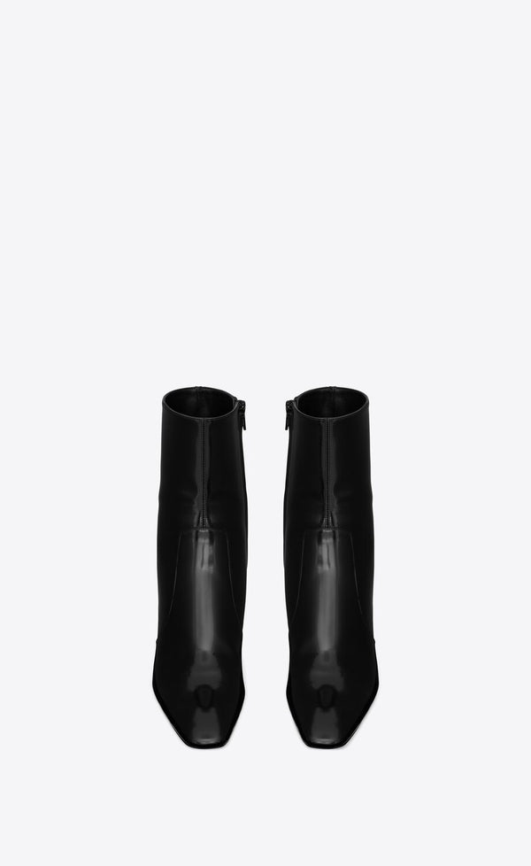 Boots "Betty Bottines in icy leather Black" SAINT LAURENT