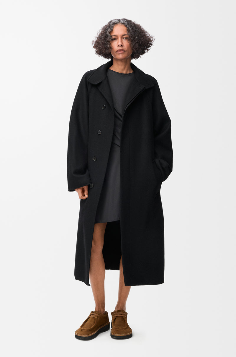 "Belted Coat in Wool and Cashmere Black" Loewe