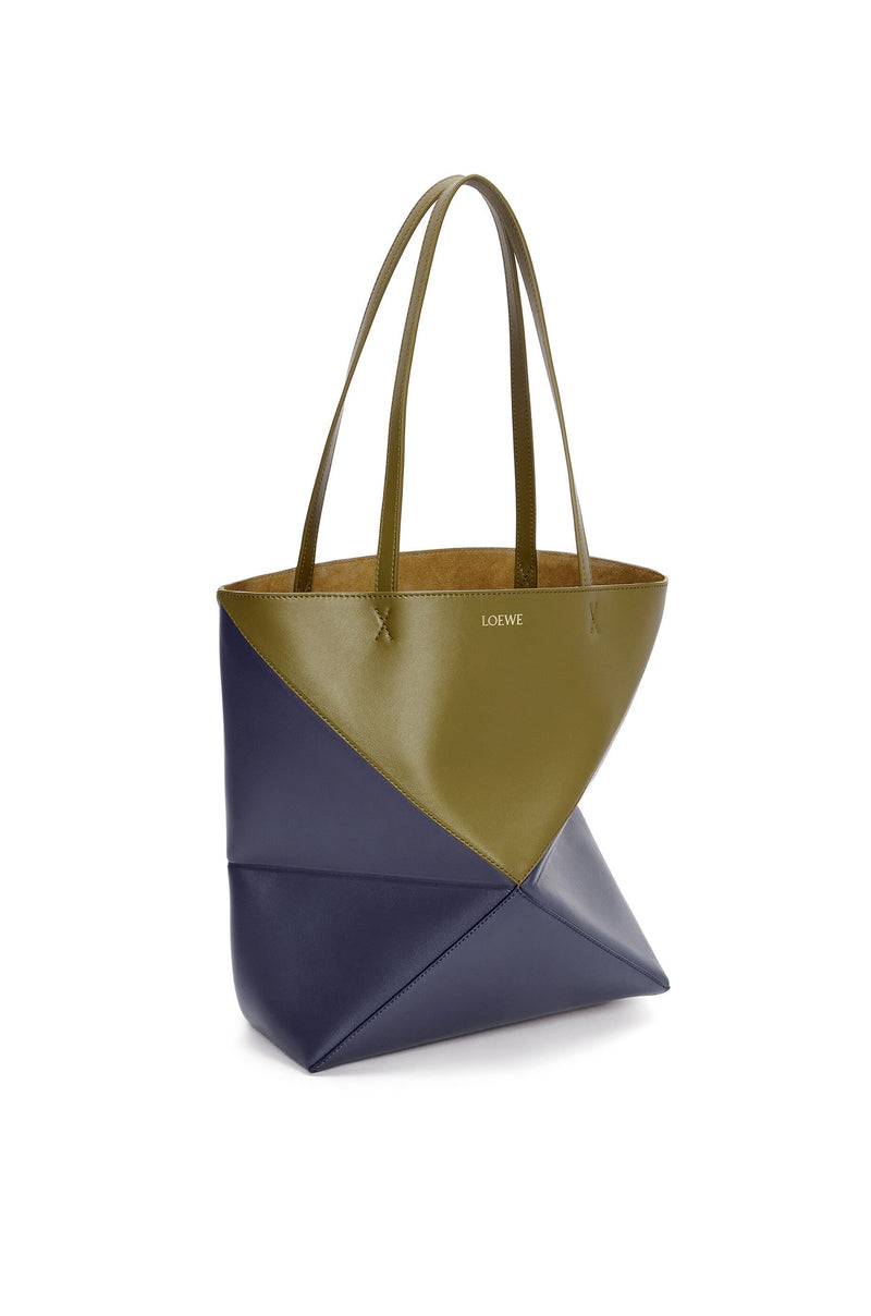 Sac "Puzzle Fold Tote en cuir de veau brillant Olive/ Bleu Abysse" LOEWE