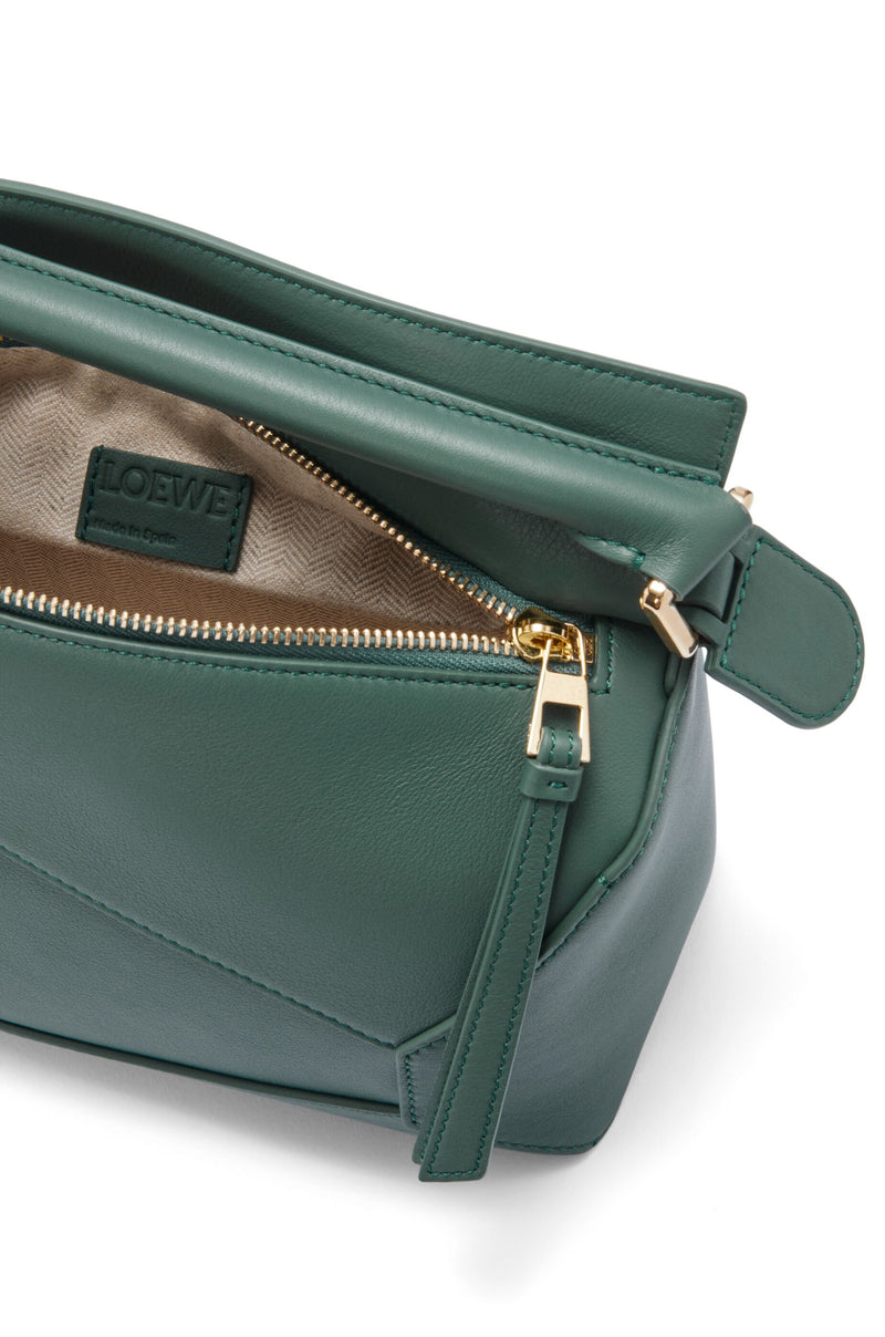 Sac "Petit Puzzle en cuir de veau classique Vetiver (Vert)" LOEWE