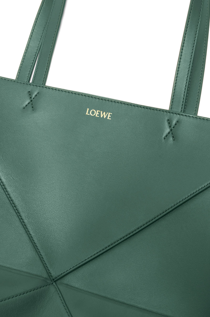 Sac "Puzzle Fold Tote en cuir de veau brillant Vetiver (Vert)" LOEWE