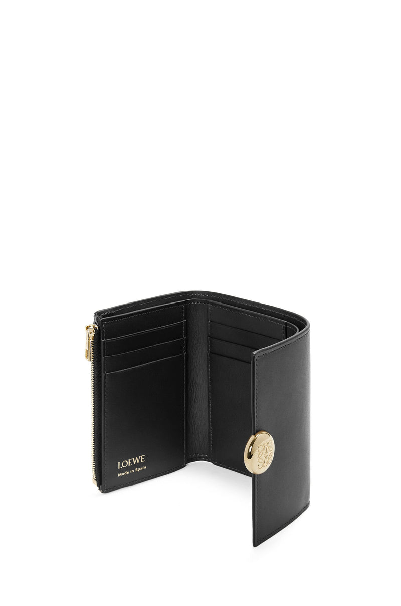 Petit portefeuille vertical Pebble en cuir de veau nappa brillant Noir/ Or LOEWE