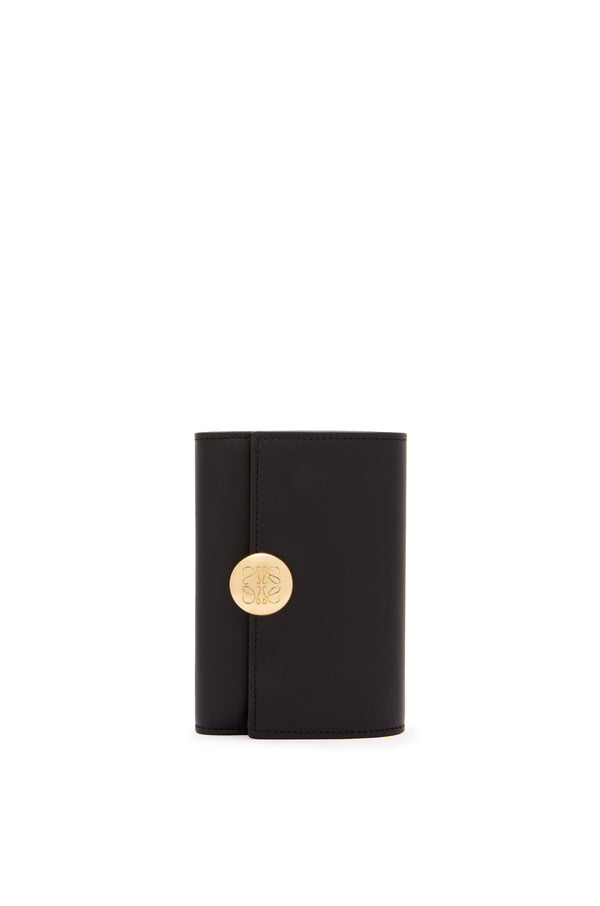 Petit portefeuille vertical Pebble en cuir de veau nappa brillant Noir/ Or LOEWE