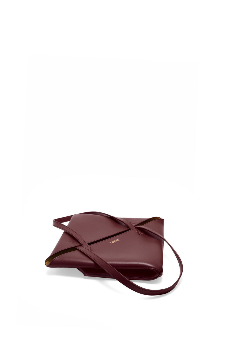 Bag "Puzzle Fold Tote in Brilliant Bordeaux Dark Bordeaux" LOEWE Bordeaux Leather