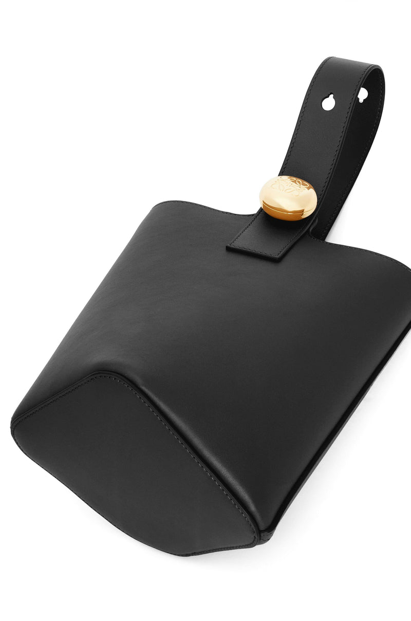 Bag "Mini Pebble Bucket in soft veal leather Black"LOEWE